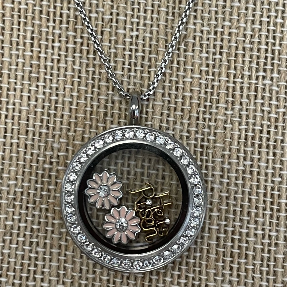 Origami Owl Medium Living Locket Set